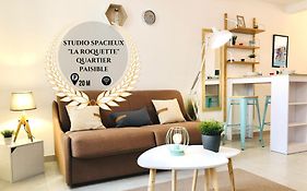 Studio Sérénité-La Roquette-Rue très calme